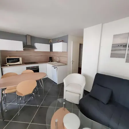 Сasa de vacaciones Splendide T3 Rénové Avec Piscine Et Parking à 100m De La Mer, 6 Pers, Terrasse, Wifi - Fr-1-607-206 Agde
