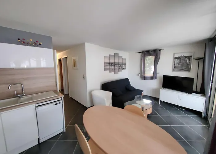 Σπίτι διακοπών Splendide T3 Renove Avec Piscine Et Parking A 100m De La Mer, 6 Pers, Terrasse, Wifi - Fr-1-607-206