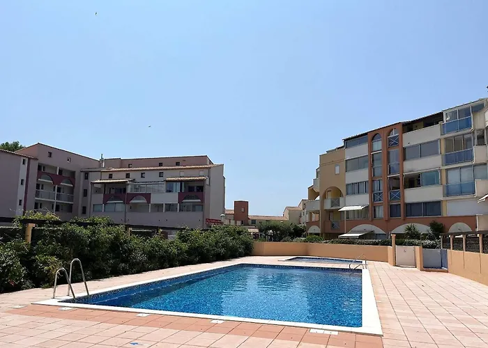 Splendide T3 Renove Avec Piscine Et Parking A 100m De La Mer, 6 Pers, Terrasse, Wifi - Fr-1-607-206 *